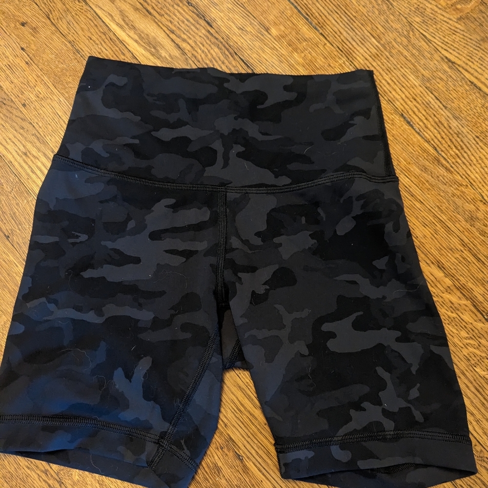 Lululemon wunder train HR 6 inch biker short size 4